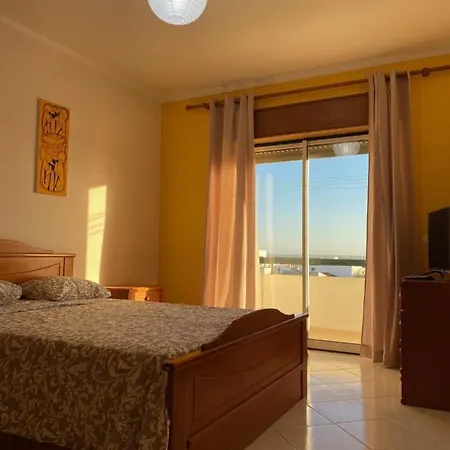 Ocean View Quartos *