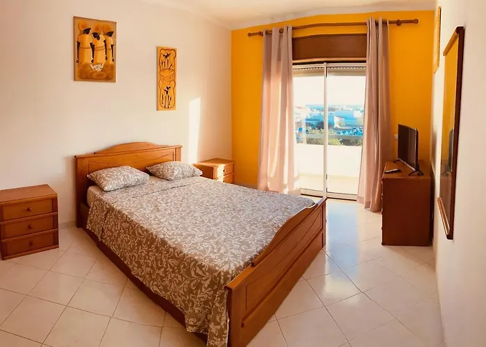 Ocean View Quartos 民宿 法鲁区