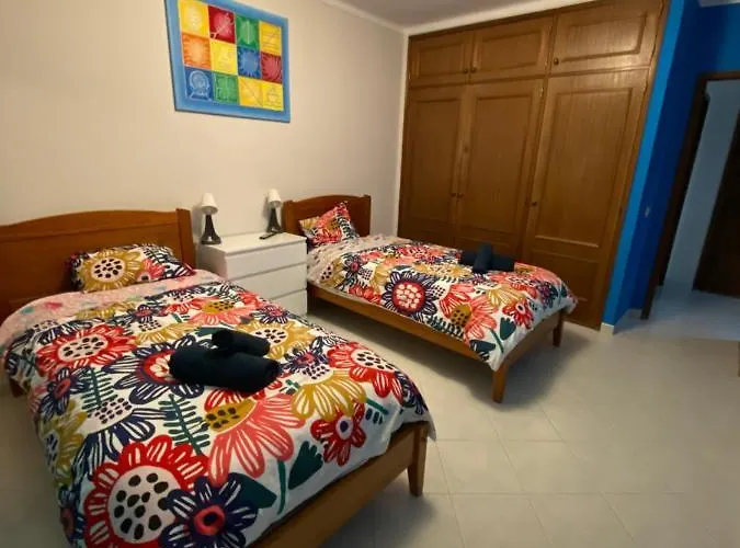 Ocean View Quartos 民宿 *