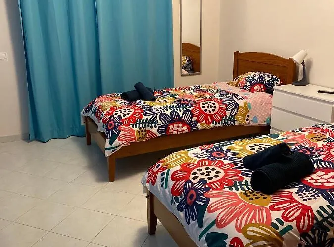 民宿 Ocean View Quartos 法鲁区