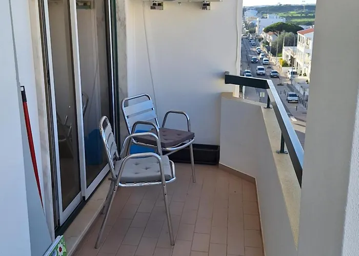 Ocean View Quartos 民宿